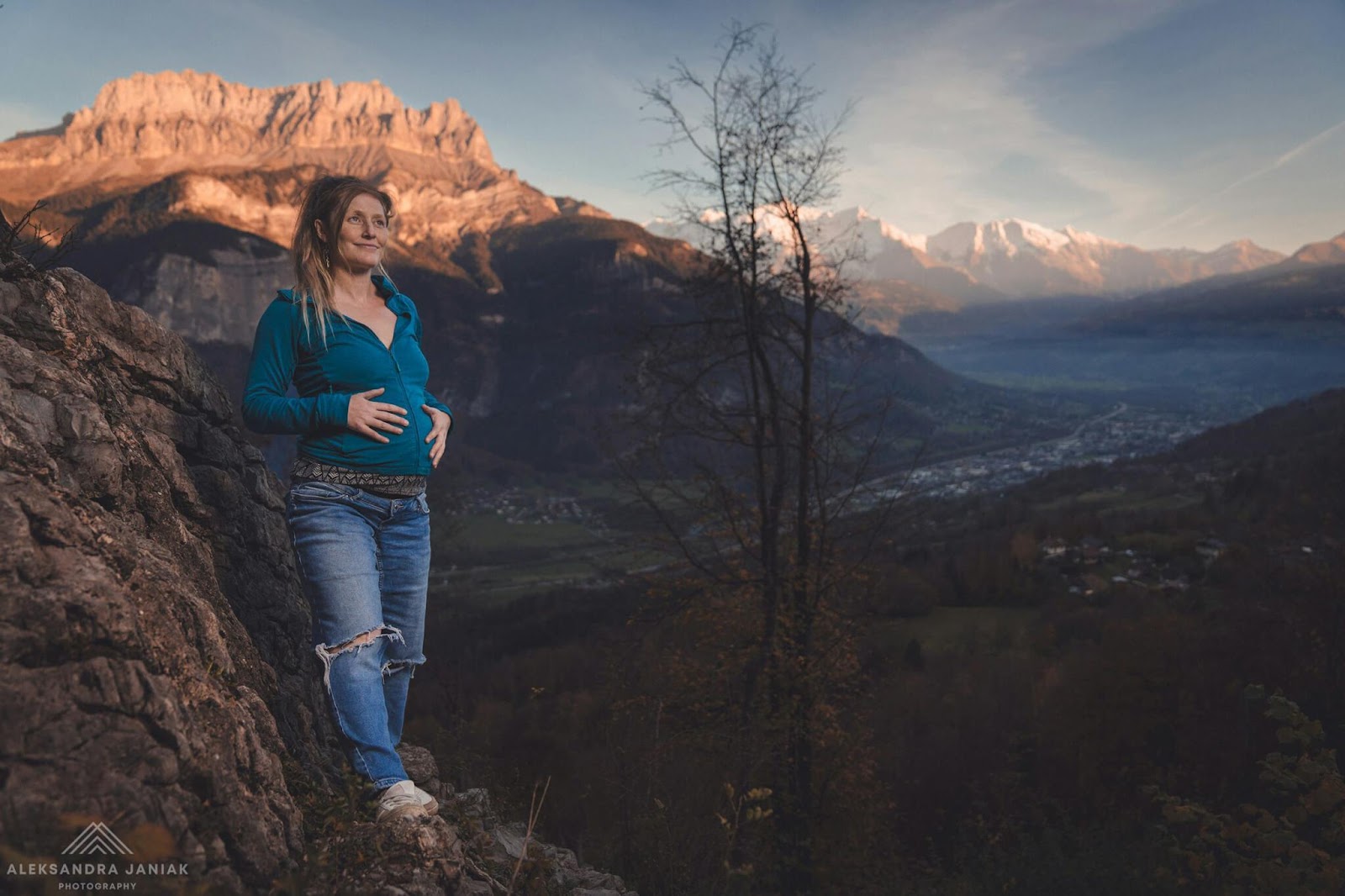 This image has an empty alt attribute; its file name is Aleksandra_Janiak_Mothers_Guide_to_Nature_7.jpg